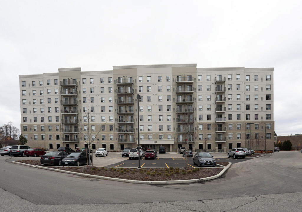 Auburn Terraces in Waterloo, ON - Building Photo