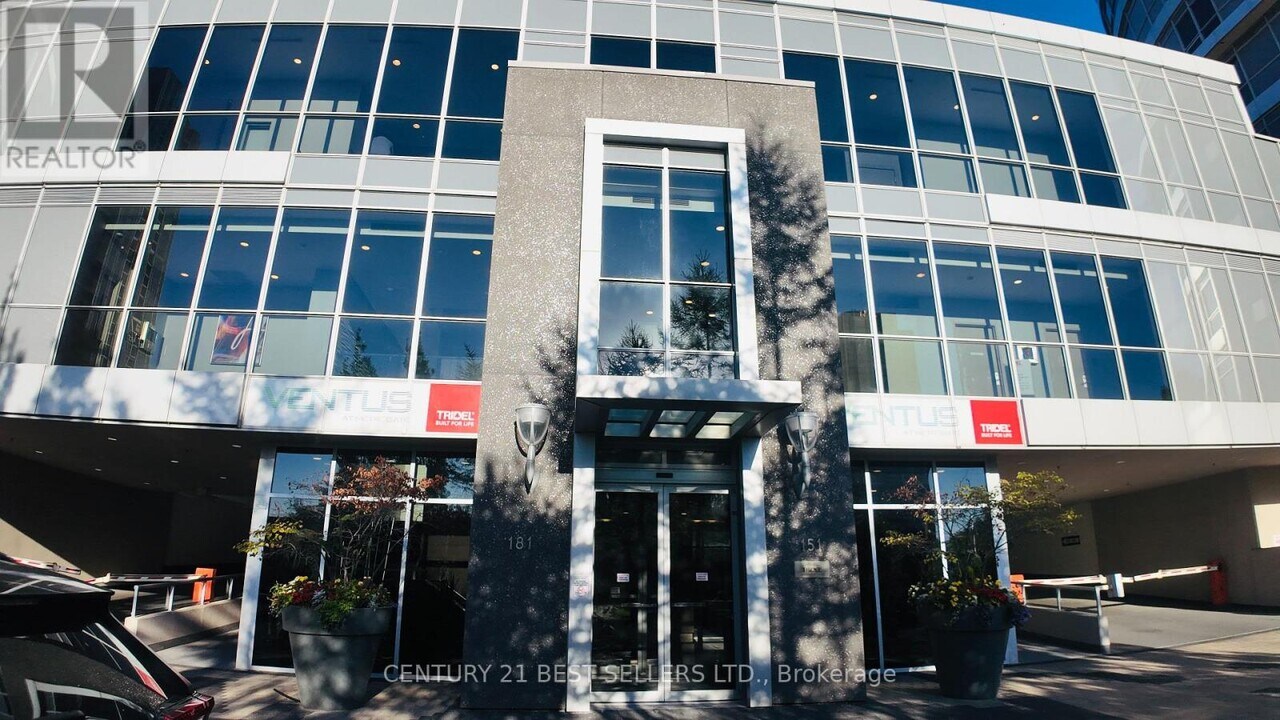 151 Village Green Square in Toronto, ON - Building Photo