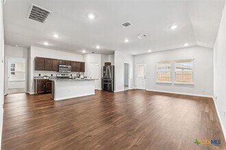 132 Ragnar Dr in Jarrell, TX - Building Photo - Building Photo