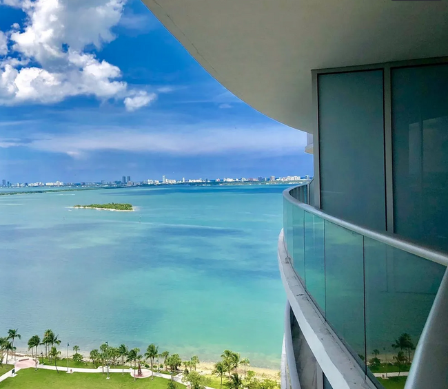 488 NE 18th St, Unit 2209 in Miami, FL - Foto de edificio - Building Photo