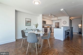 2401 Pennsylvania Ave-Unit -19A10 in Philadelphia, PA - Building Photo - Building Photo