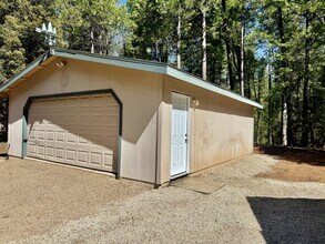 18160 Blue Tent School Rd in Nevada City, CA - Building Photo - Building Photo