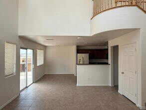 5665 Rose Tiara Dr in Las Vegas, NV - Building Photo - Building Photo
