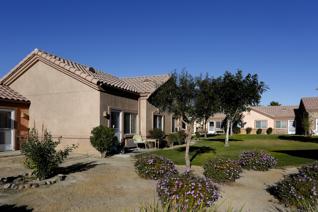 Hadley Villas in La Quinta, CA - Building Photo