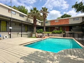 The Campus Edge Apartments in San Marcos, TX - Building Photo - Building Photo