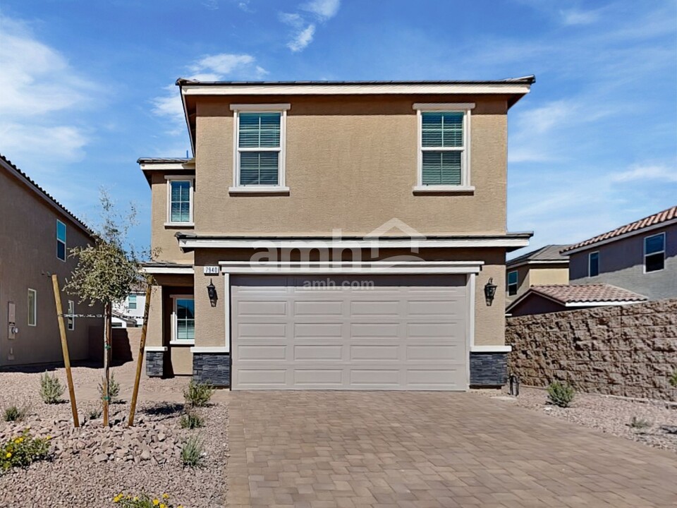 7940 Banquero Ct in Las Vegas, NV - Building Photo