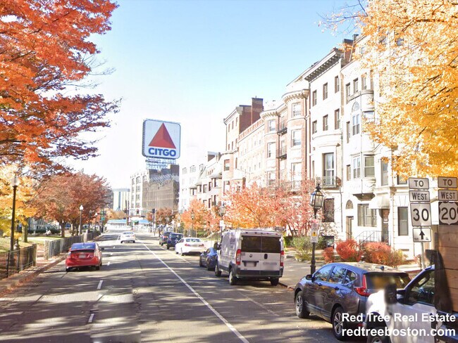 property at 471 Commonwealth Ave