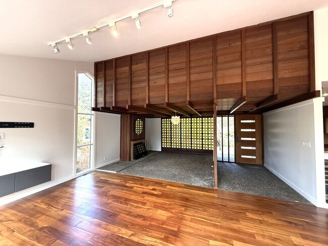 property at 70 Shelley Dr