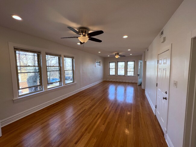 6018 N Melvina Ave, Unit Unit 2 in Chicago, IL - Foto de edificio - Building Photo