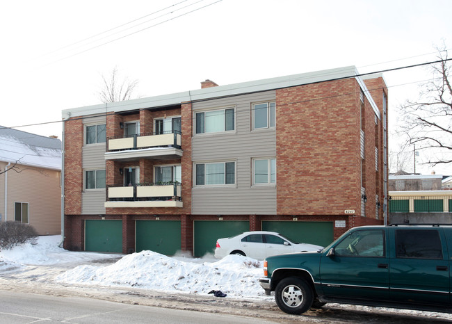 Webber Apartments in Minneapolis, MN - Building Photo - Building Photo