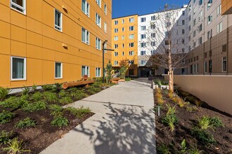 Copperleaf in Seattle, WA - Building Photo - Building Photo