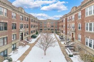 10-12 Greenway Ct in Brookline, MA - Building Photo - Building Photo