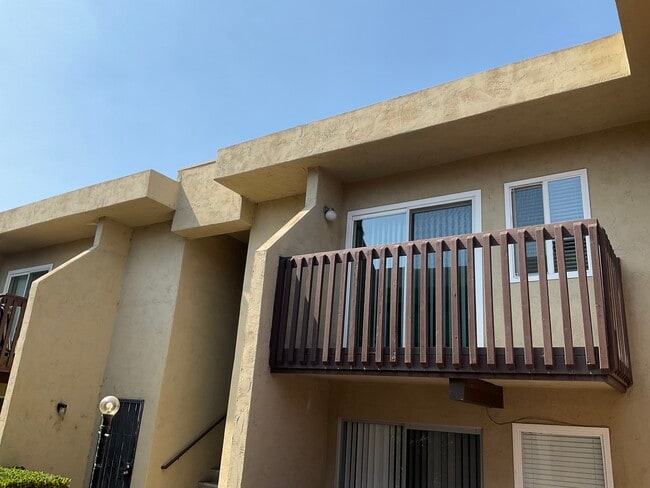 6902 Mission Gorge Rd in San Diego, CA - Building Photo - Building Photo