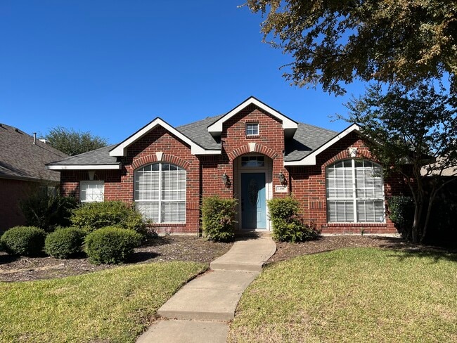 property at 1398 Forest Oaks Ct