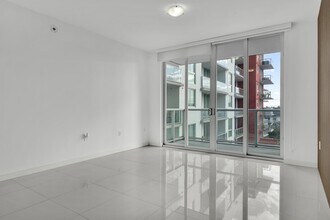 7751 NW 107th Ave, Unit 518 in Doral, FL - Building Photo - Building Photo