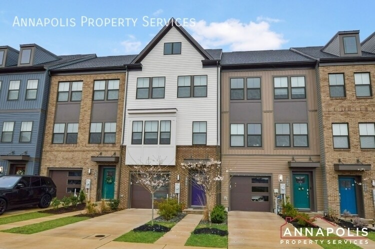 604 Chalcedony Ln in Glen Burnie, MD - Building Photo