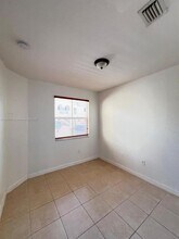 1662 SE 27th Dr in Homestead, FL - Building Photo - Building Photo