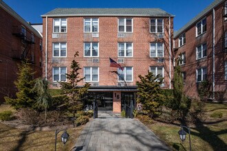 16 Main St in East Rockaway, NY - Building Photo - Building Photo