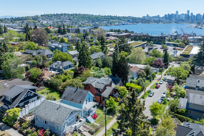 3530 Ashworth Ave N in Seattle, WA - Foto de edificio - Building Photo