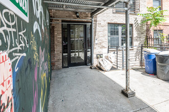 129 Schaefer Street in Brooklyn, NY - Building Photo - Building Photo