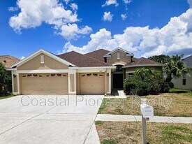 1824 Mira Lago Cir in Ruskin, FL - Building Photo