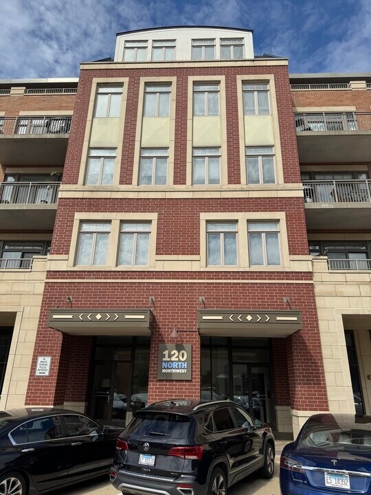 120 N Northwest Hwy in Park Ridge, IL - Building Photo