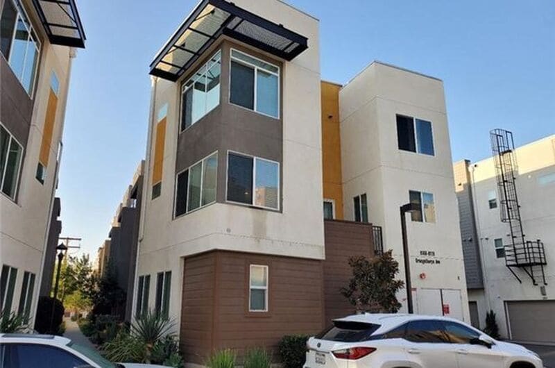 8166 Orangethorpe Ave in Buena Park, CA - Building Photo