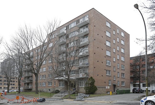 The Bermuda Apartments in Montréal, QC - Building Photo - Building Photo