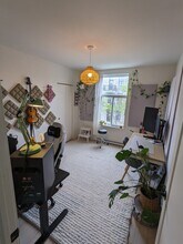 27 Saint-Viateur Rue O in Montréal, QC - Building Photo - Building Photo