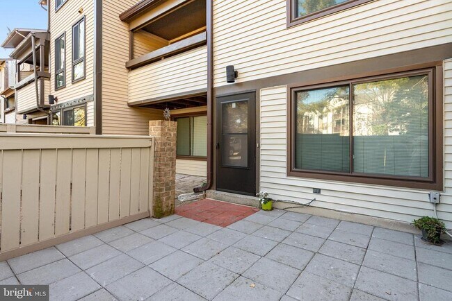 9410 Walburg Way in Gaithersburg, MD - Building Photo - Building Photo