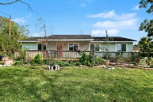 1627 Texas Ave in League City, TX - Building Photo