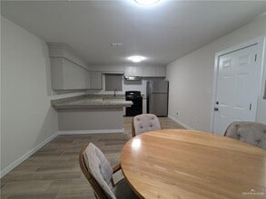 821 S 16th St in McAllen, TX - Building Photo - Building Photo