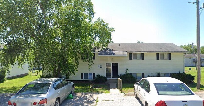 7301 N Moberly Dr in Columbia, MO - Building Photo - Building Photo