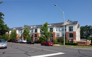 Fairfax Ridge in Fairfax, VA - Foto de edificio - Building Photo