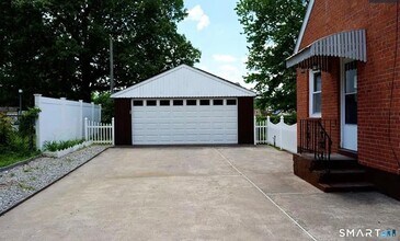 122 Oberlin Rd in Hamden, CT - Building Photo - Building Photo