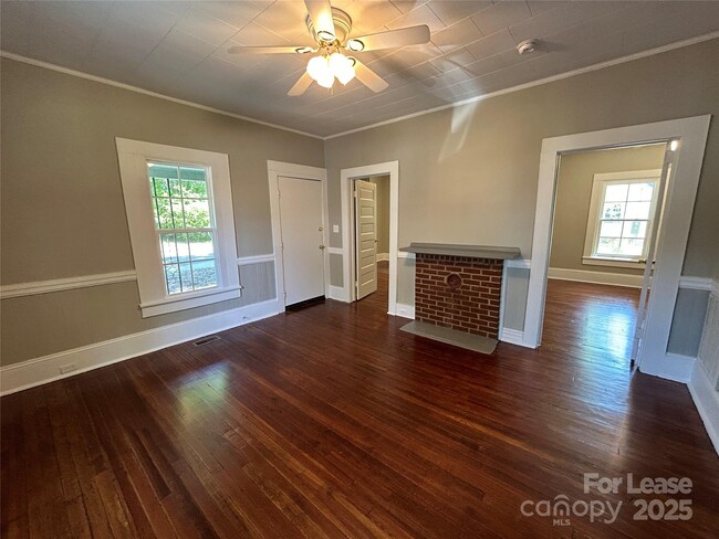 335 Patterson Ave in Mooresville, NC - Building Photo - Building Photo