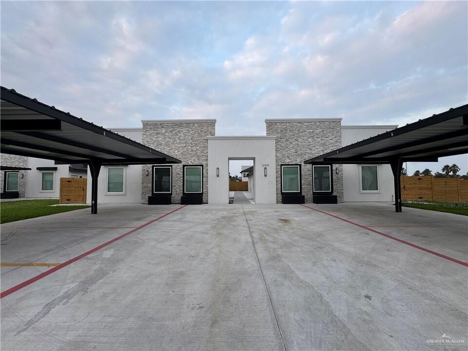 15 Cassandra St in Mission, TX - Building Photo