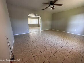 1148 Newbern St NE in Palm Bay, FL - Building Photo - Building Photo