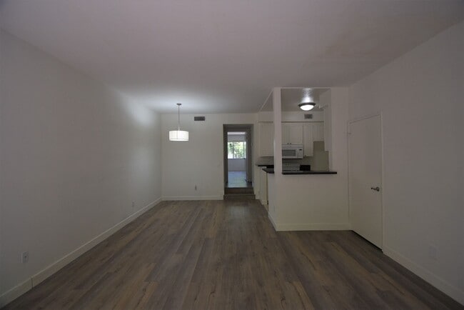 11434 Moorpark St in Los Angeles, CA - Building Photo - Building Photo