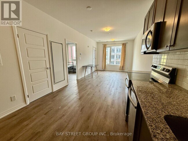 3265 Carding Mill Trail in Oakville, ON - Building Photo - Building Photo
