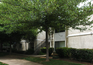 Foxwood Apartments in Citrus Heights, CA - Building Photo - Building Photo