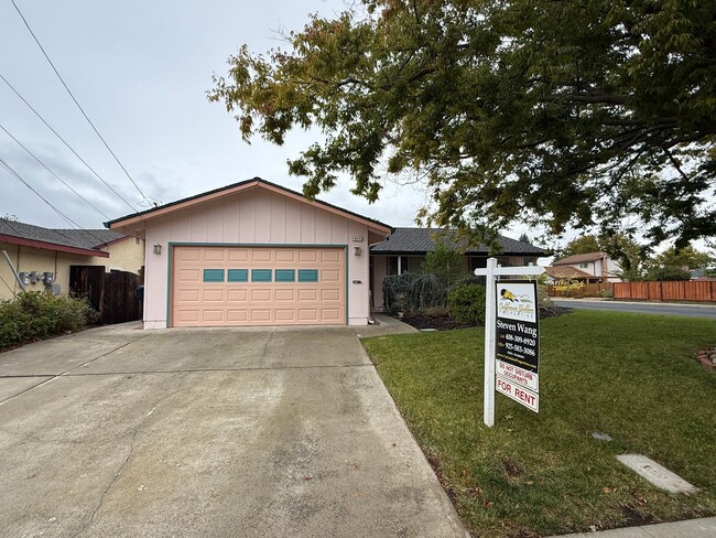 4074 Drake Way in Livermore, CA - Building Photo - Building Photo