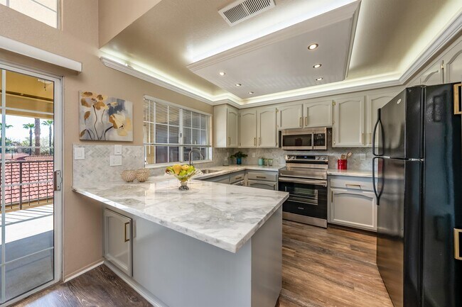 8153 N Cedar Ave in Fresno, CA - Building Photo - Building Photo