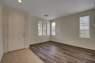 11904 Menchaca Ln in Las Vegas, NV - Building Photo - Building Photo