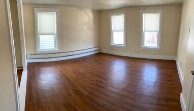 154 Ohio St, Unit 154 Ohio st Apt 2 in Bangor, ME - Building Photo - Building Photo