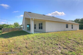 8415 99th Ct in Vero Beach, FL - Building Photo - Building Photo