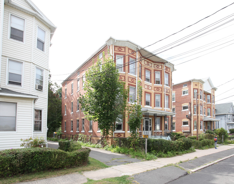 150 Gold St in New Britain, CT - Building Photo