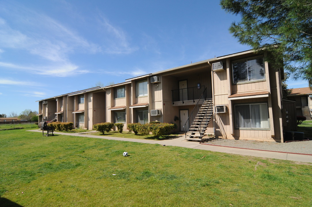 Olivehurst Apartments in Olivehurst, CA - Building Photo