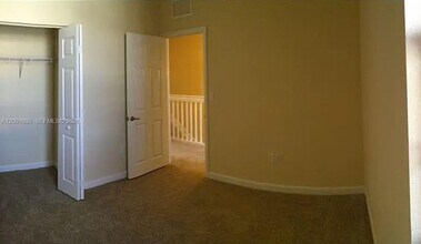 8913 W 35th Way in Hialeah, FL - Building Photo - Building Photo