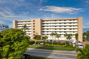 Bayshores of Vanderbilt Beach in Naples, FL - Foto de edificio - Building Photo